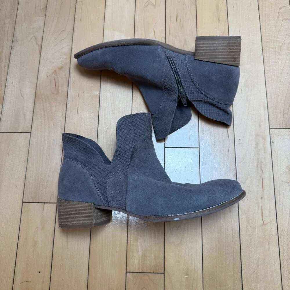 Seychelles Score Suede Booties Ankle boots Shooties Taupe Grey Brown Size 9